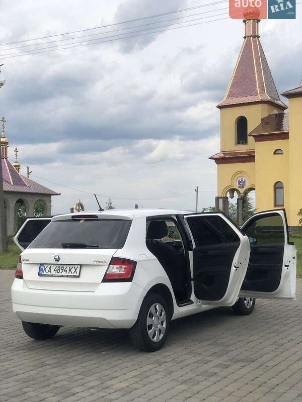 Хэтчбек Skoda Fabia 2017 в Мукачево