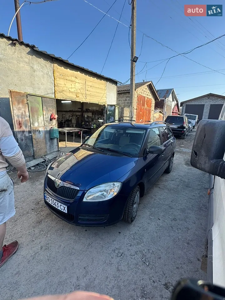 2010 Skoda Fabia - мініатюра 22