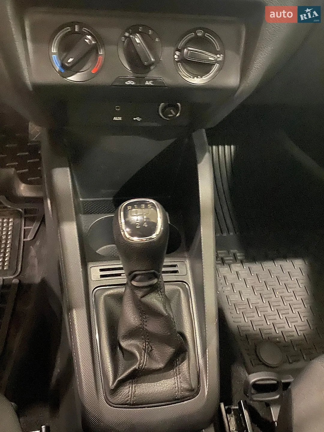 2015 Skoda Fabia - мініатюра 17