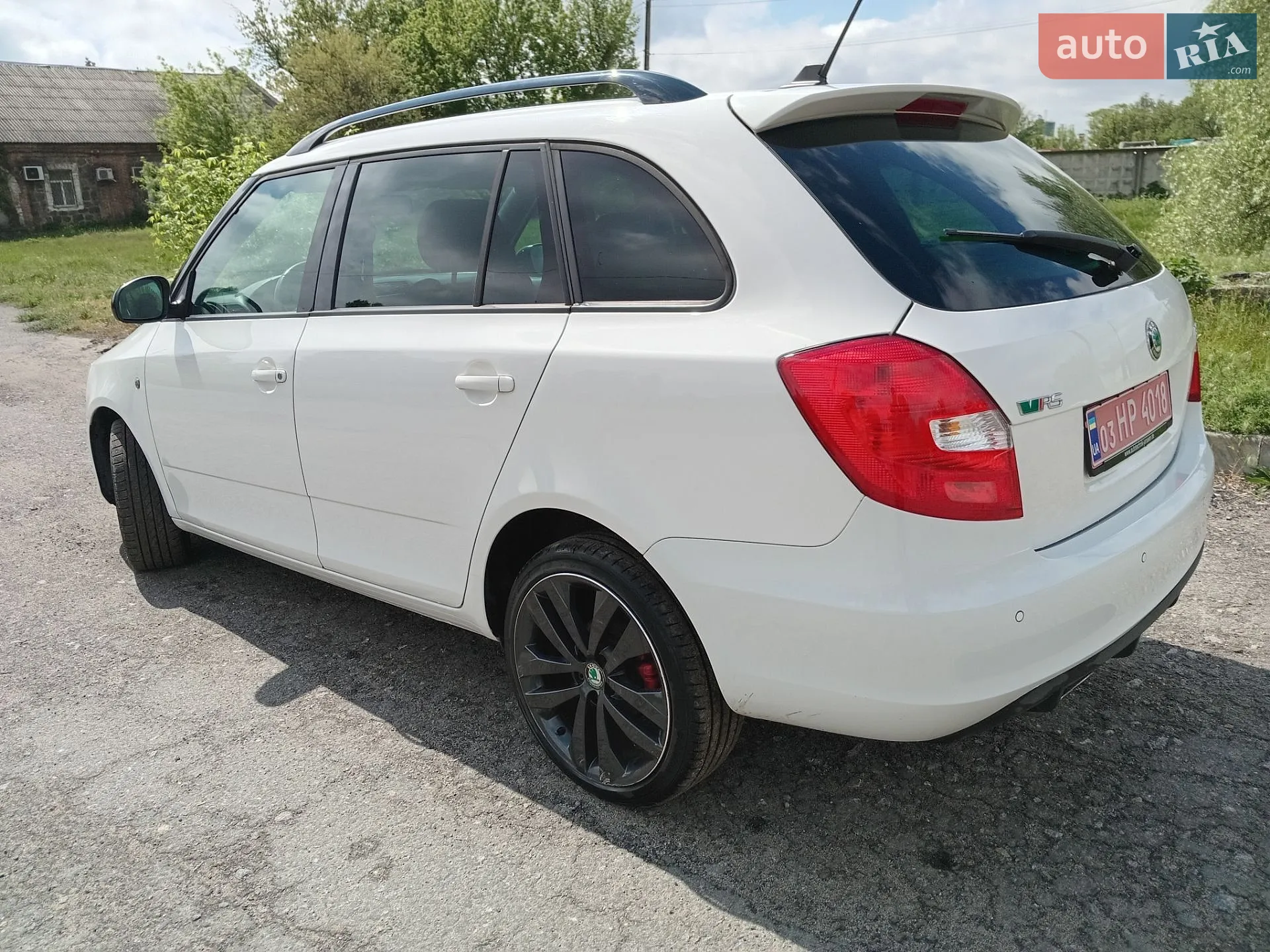 2011 Skoda Fabia - мініатюра 9