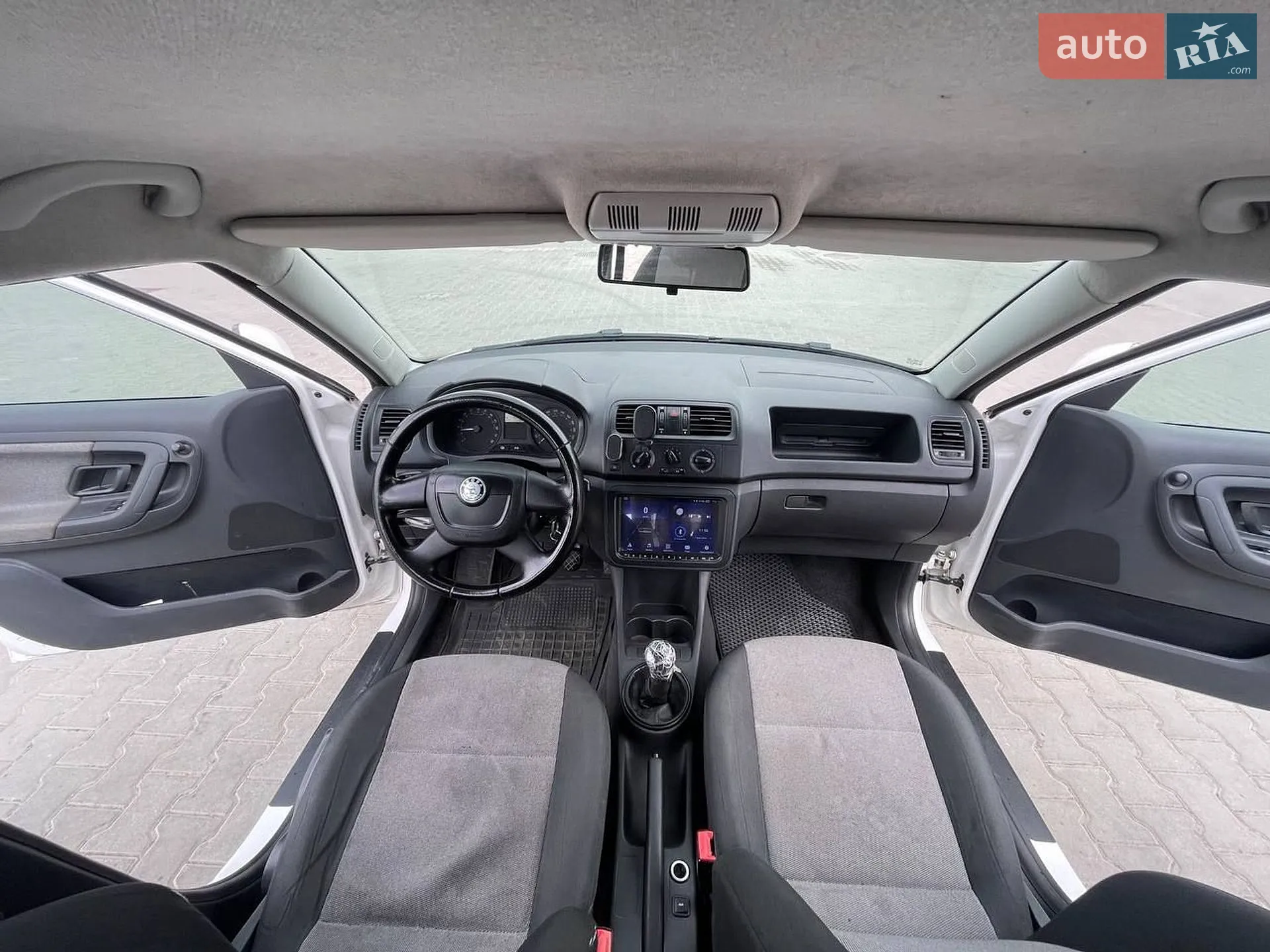 2011 Skoda Fabia - мініатюра 7