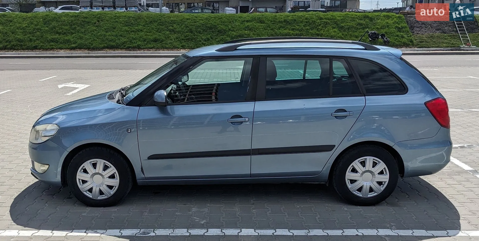 2010 Skoda Fabia - мініатюра 5