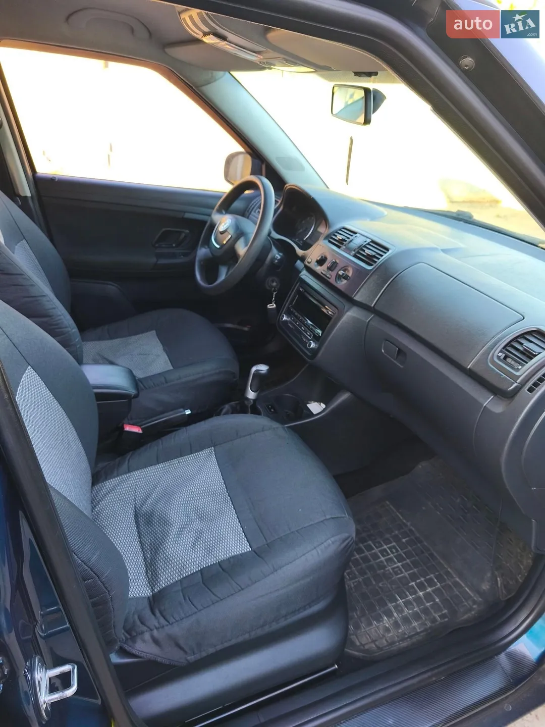 2011 Skoda Fabia - мініатюра 16