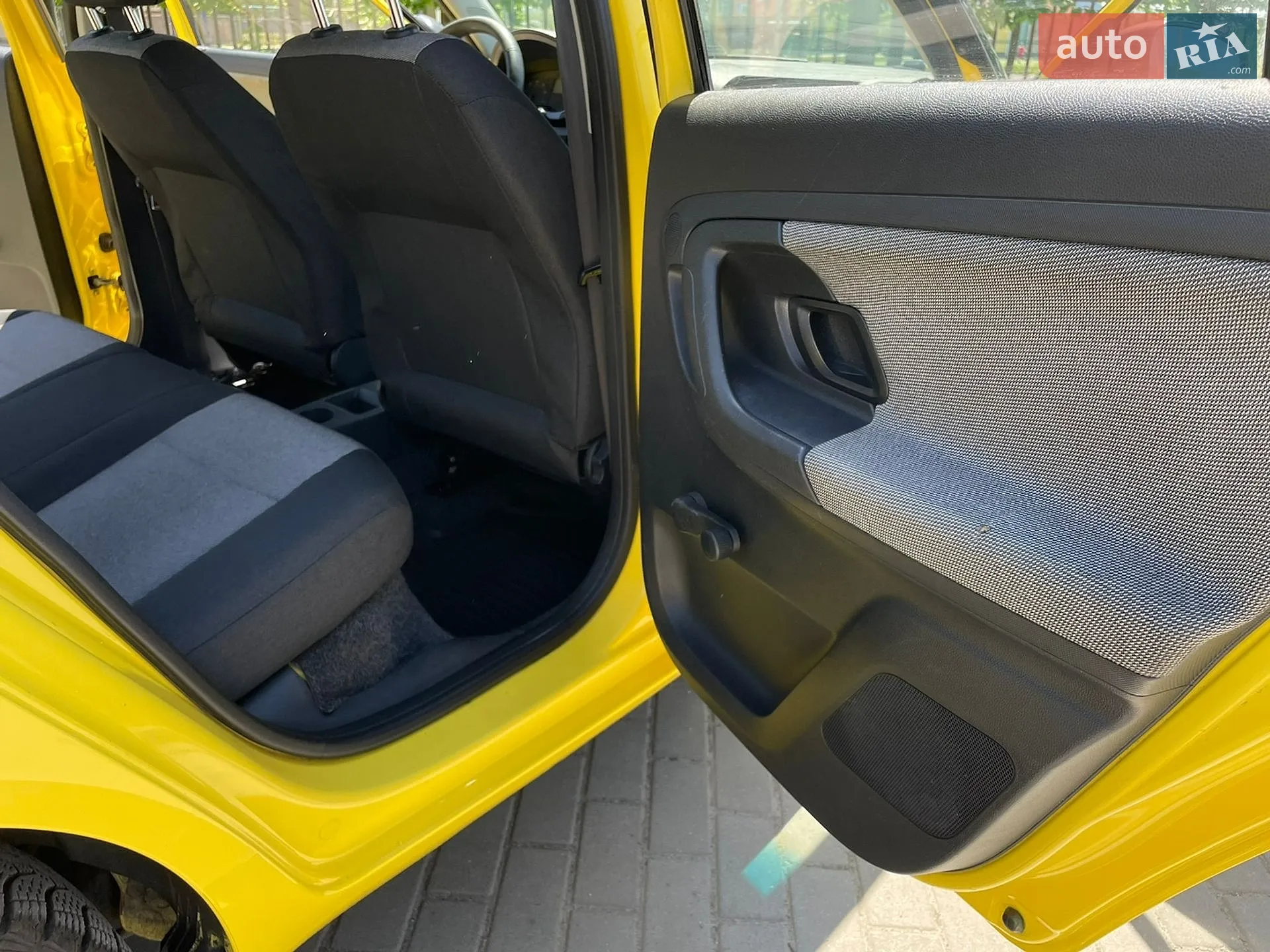 2011 Skoda Fabia - мініатюра 24
