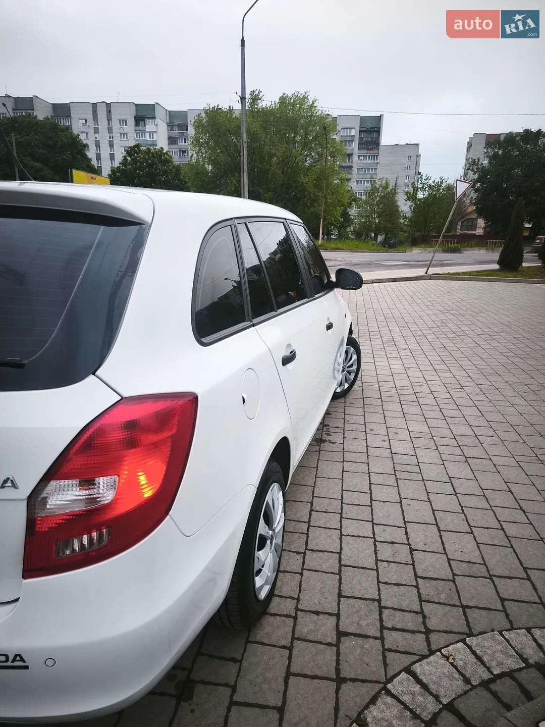 2014 Skoda Fabia - мініатюра 9