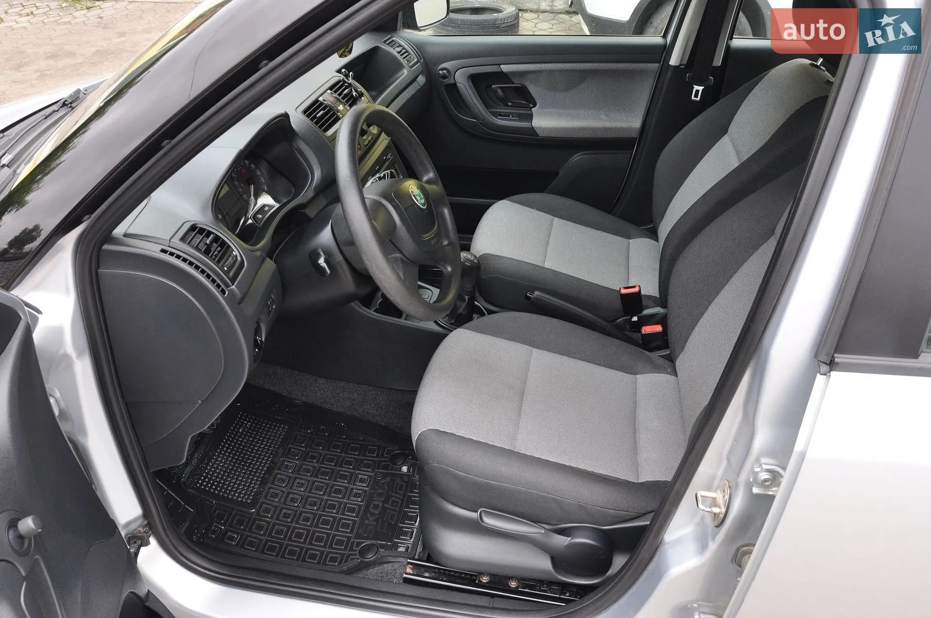 2011 Skoda Fabia - мініатюра 18