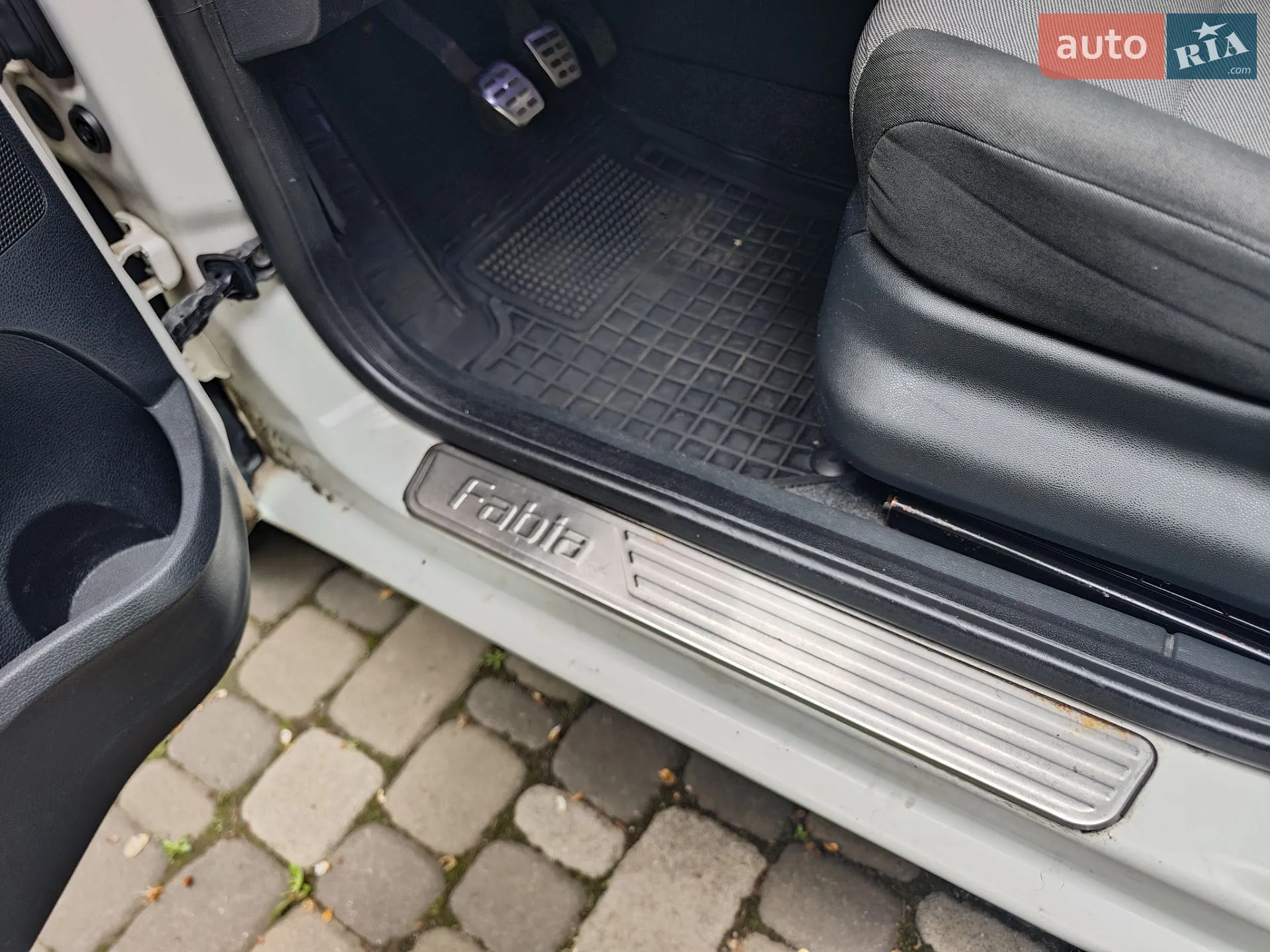 2011 Skoda Fabia - мініатюра 23