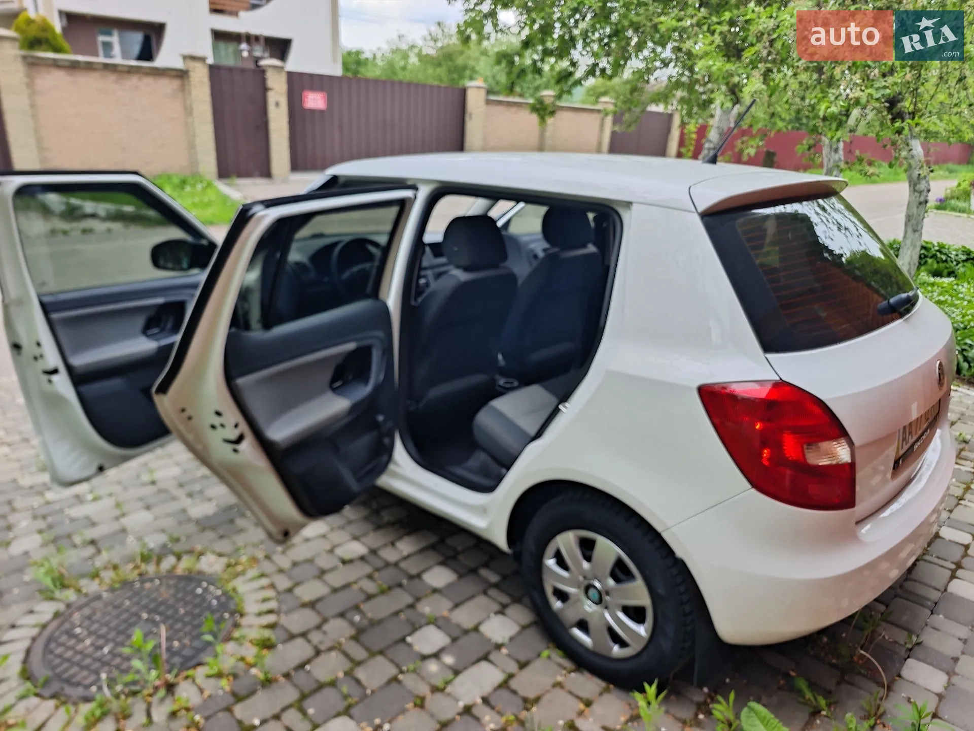 2011 Skoda Fabia - мініатюра 32