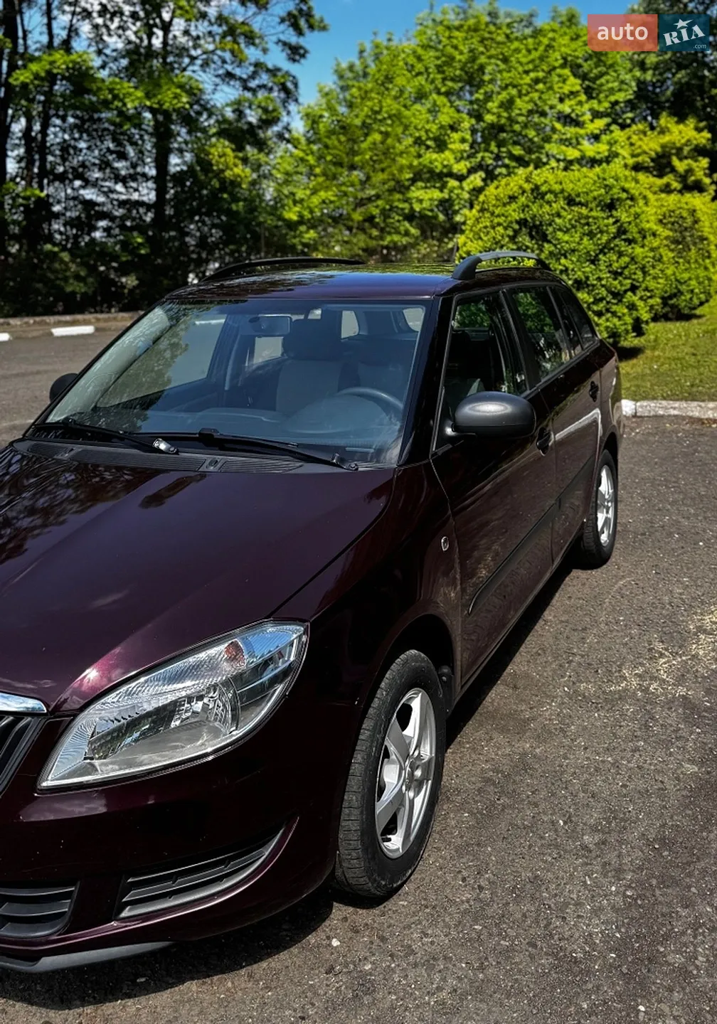 2010 Skoda Fabia - мініатюра 2