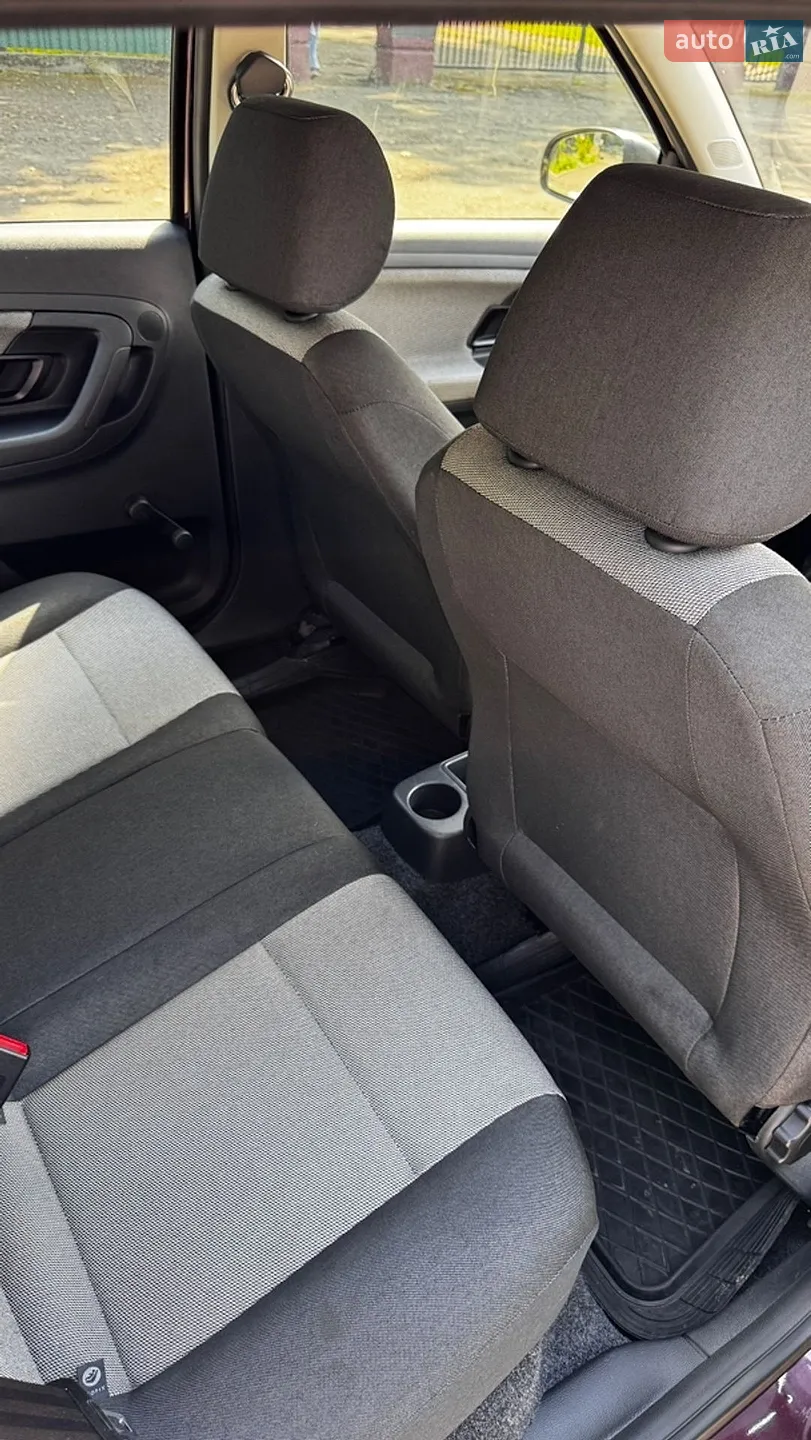 2010 Skoda Fabia - мініатюра 23