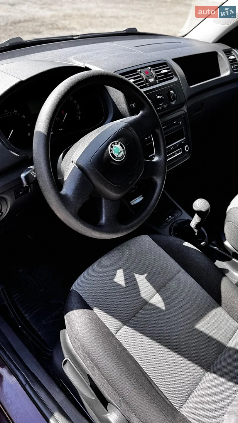 2010 Skoda Fabia - мініатюра 17