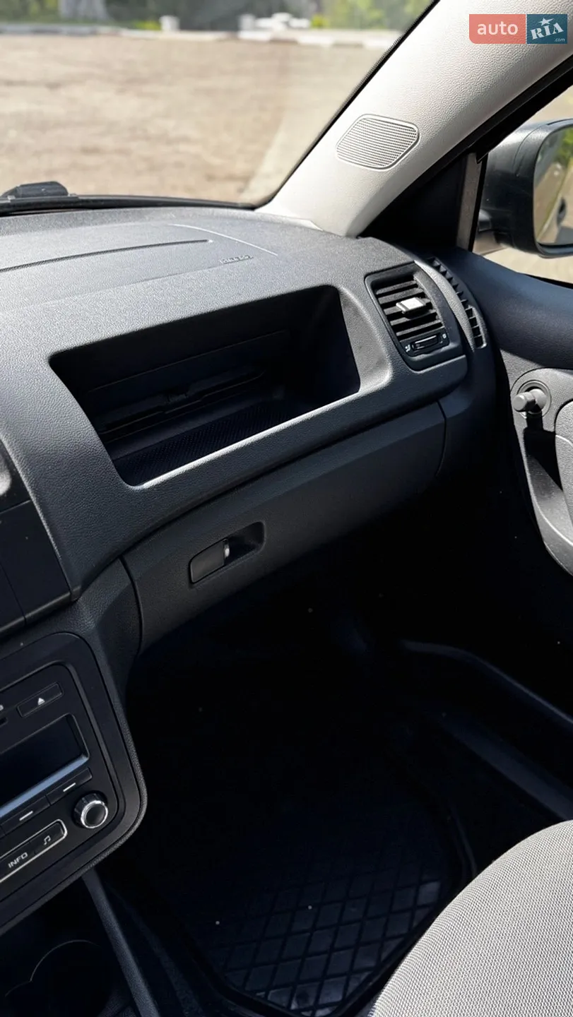 2010 Skoda Fabia - мініатюра 28