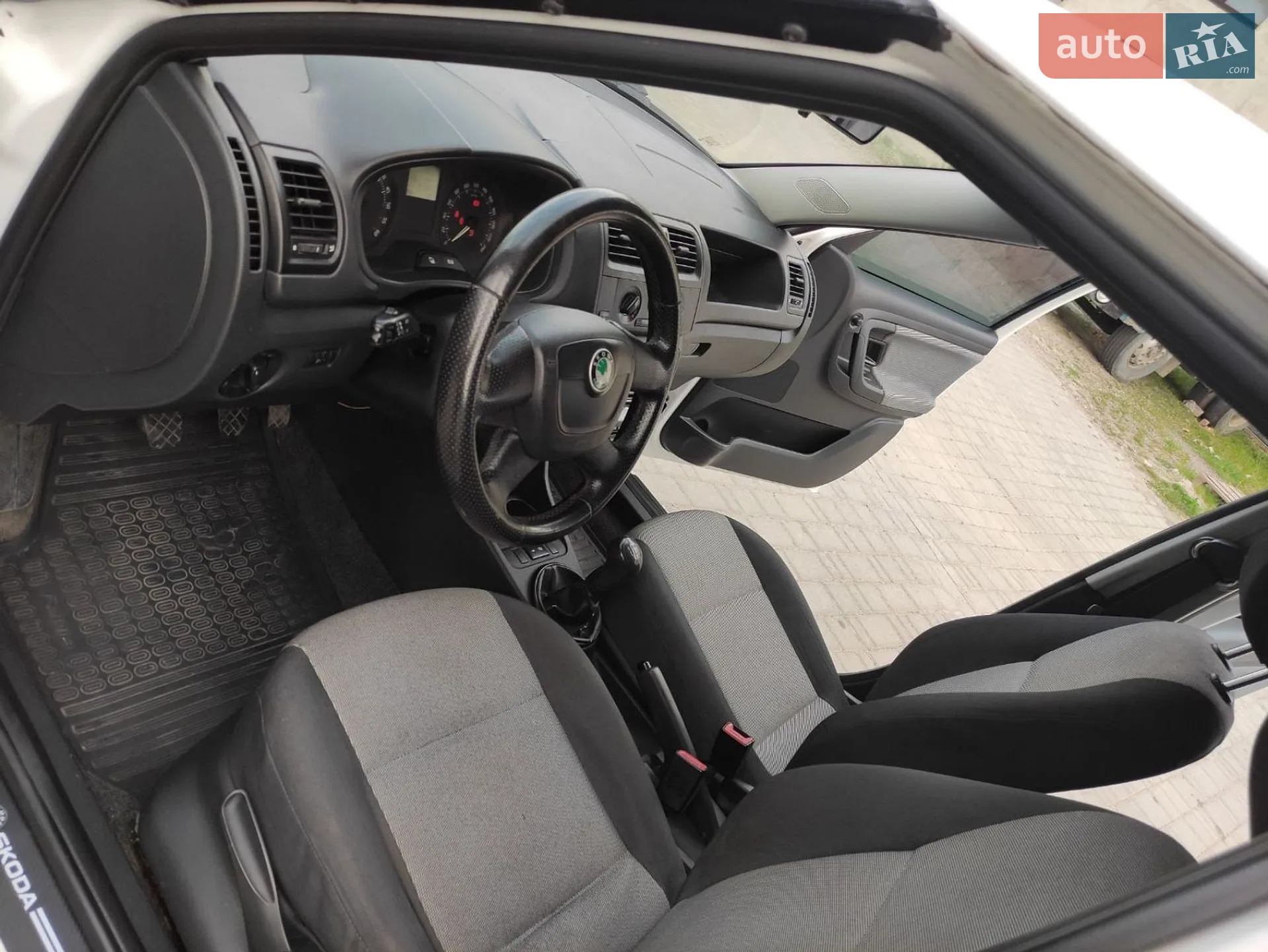 2010 Skoda Fabia - мініатюра 11