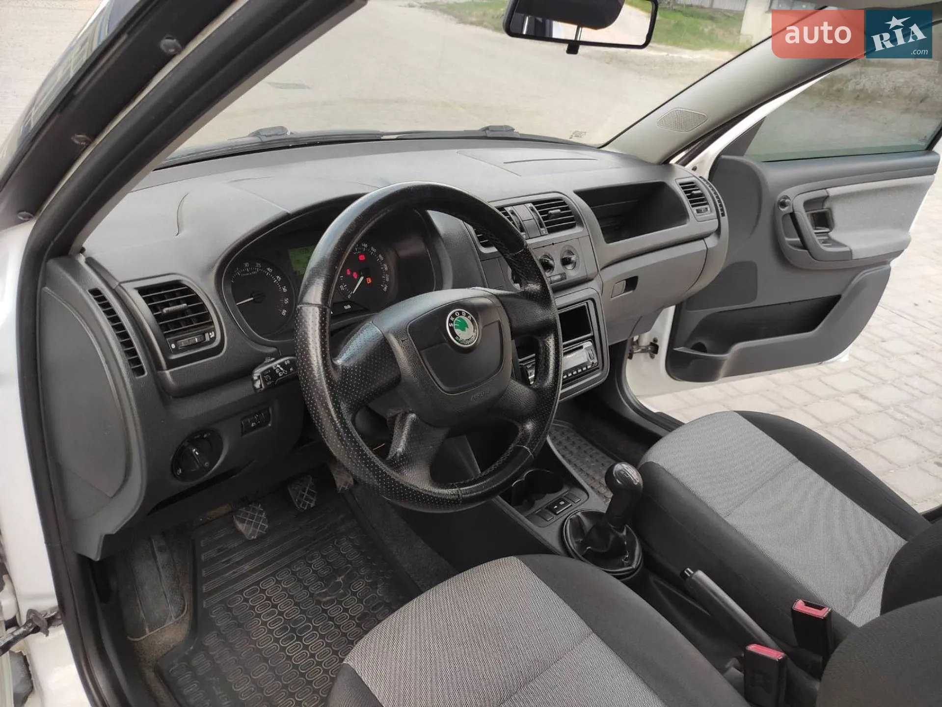 2010 Skoda Fabia - мініатюра 14