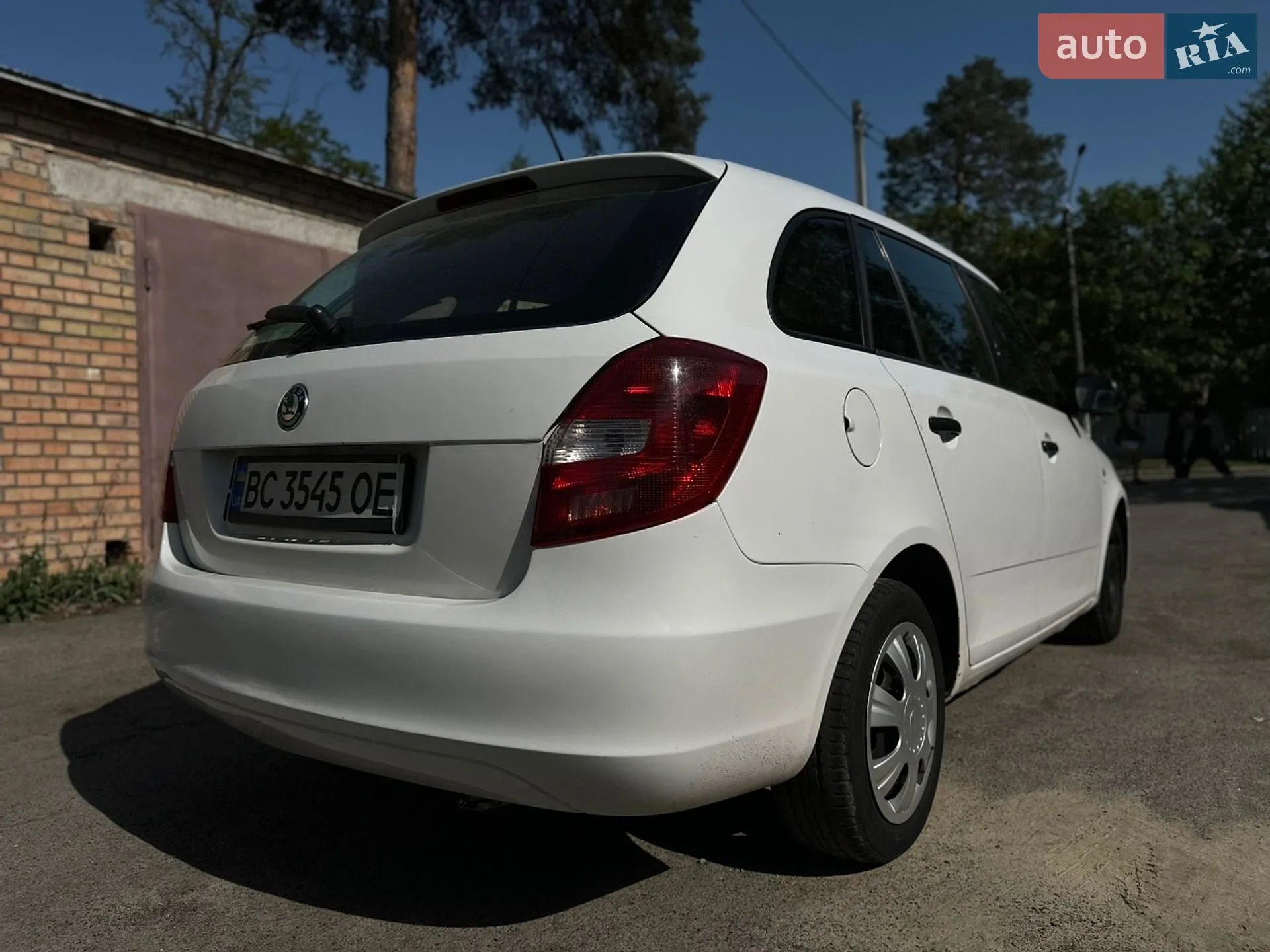 2010 Skoda Fabia - мініатюра 2
