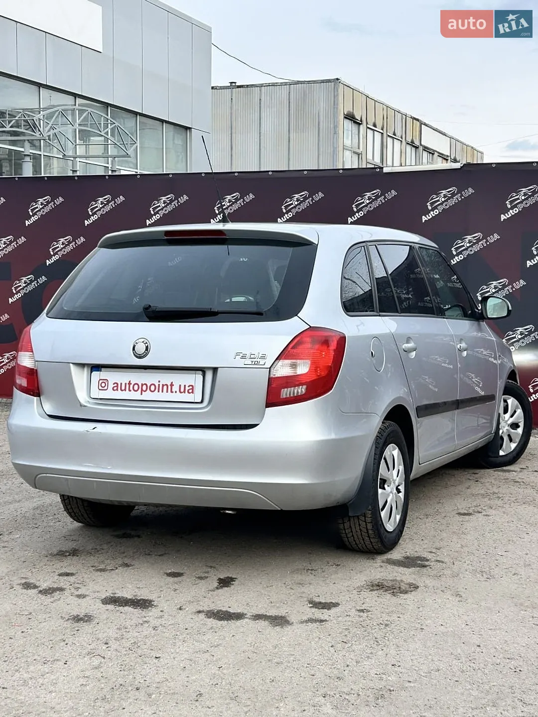 2010 Skoda Fabia - мініатюра 7