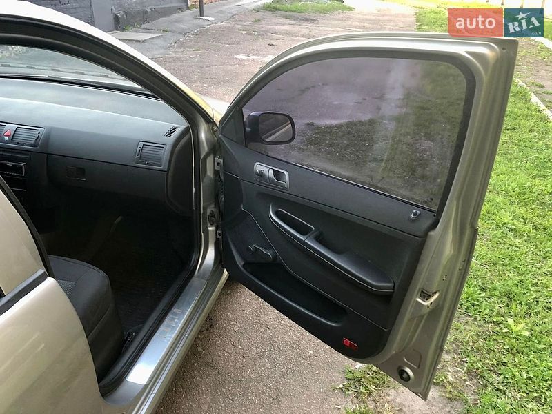 Хэтчбек Skoda Fabia 2007 в Ромнах