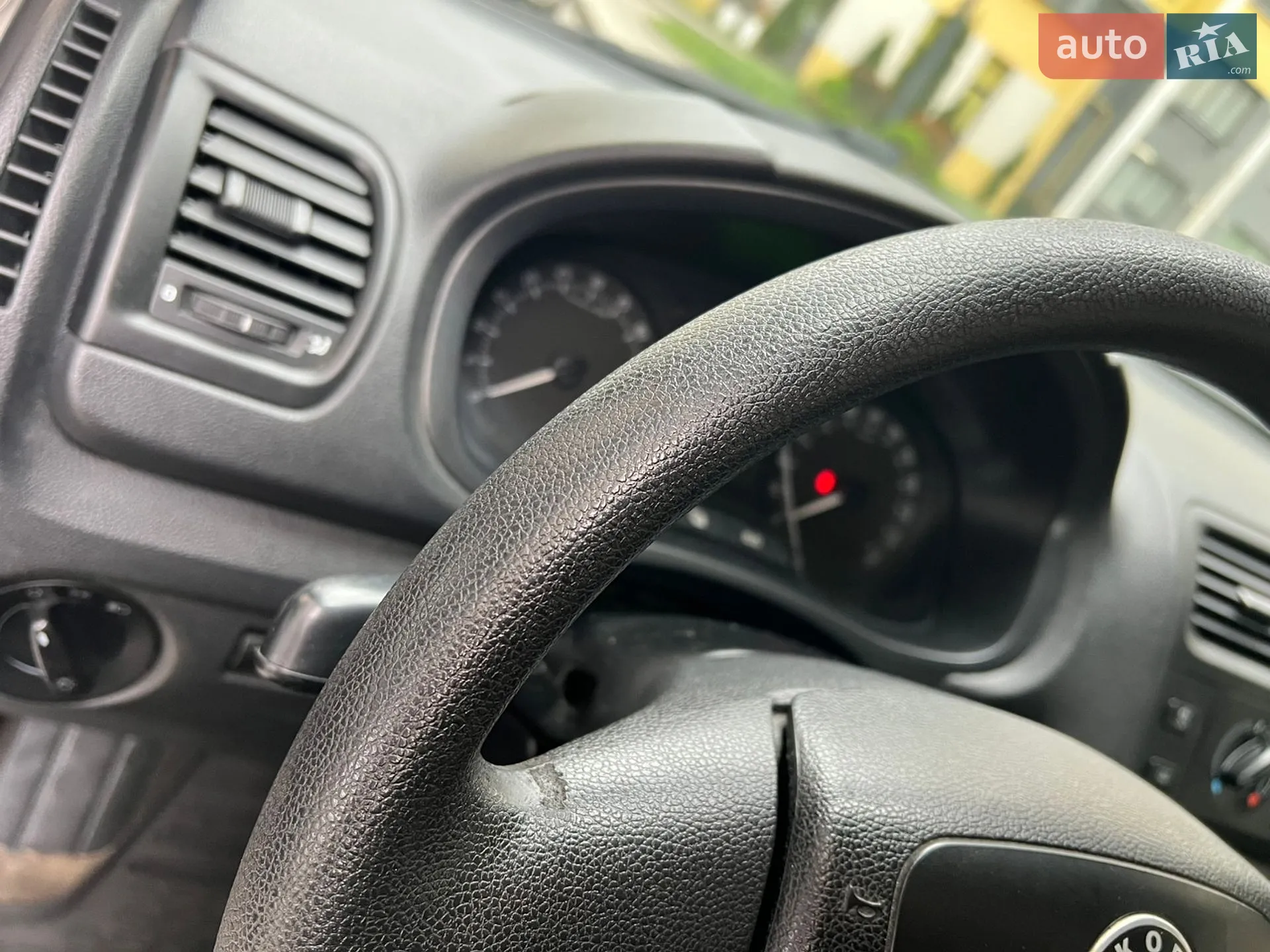 2012 Skoda Fabia - мініатюра 9