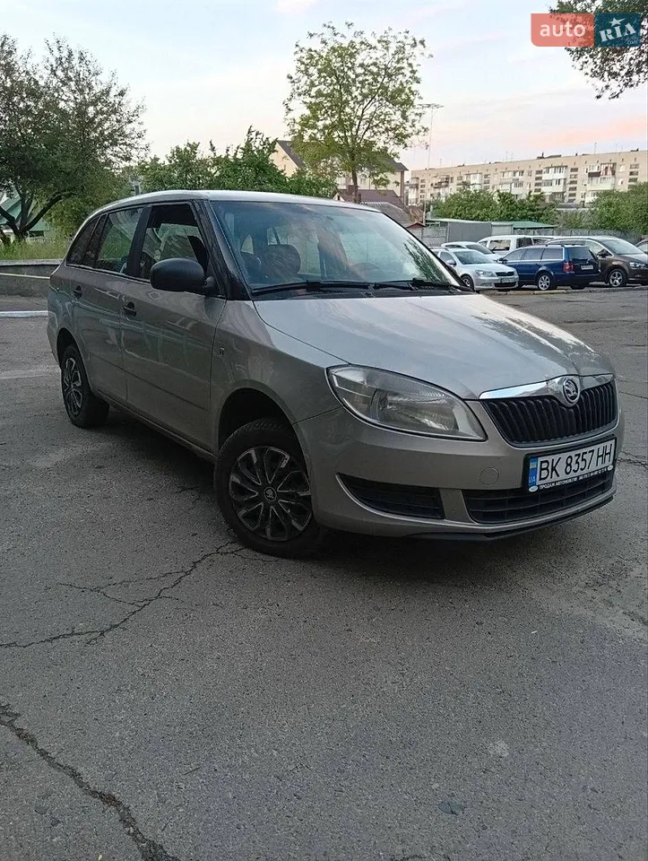 2010 Skoda Fabia - мініатюра 13