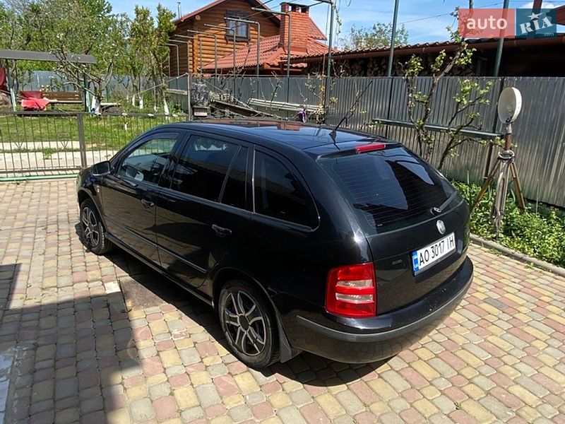 Универсал Skoda Fabia 2001 в Ужгороде
