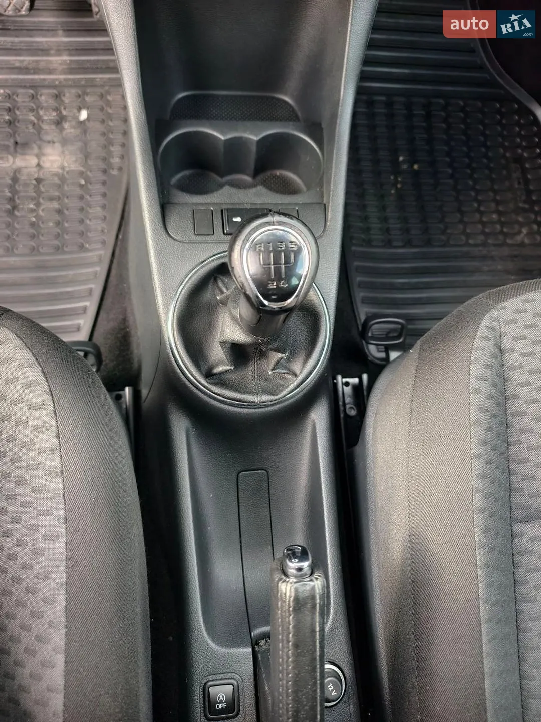 2011 Skoda Fabia - мініатюра 14