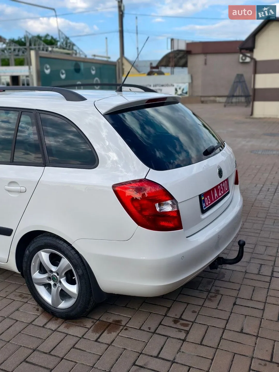 2011 Skoda Fabia - мініатюра 9