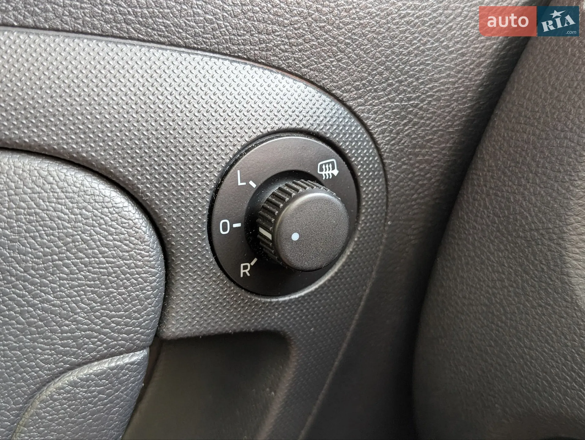 2014 Skoda Fabia - мініатюра 18