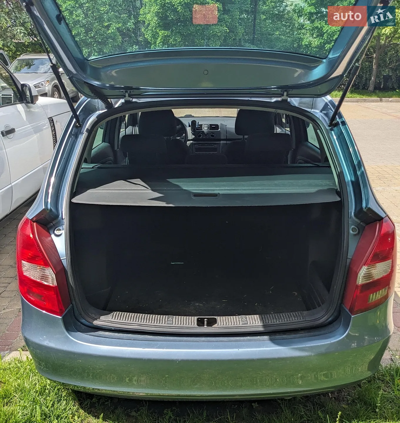 2010 Skoda Fabia - мініатюра 2