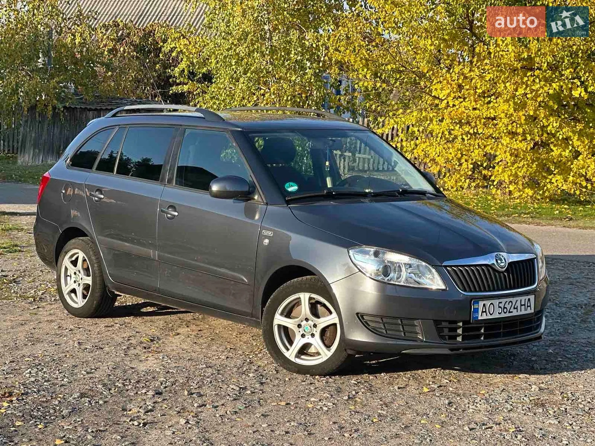 2011 Skoda Fabia - мініатюра 2