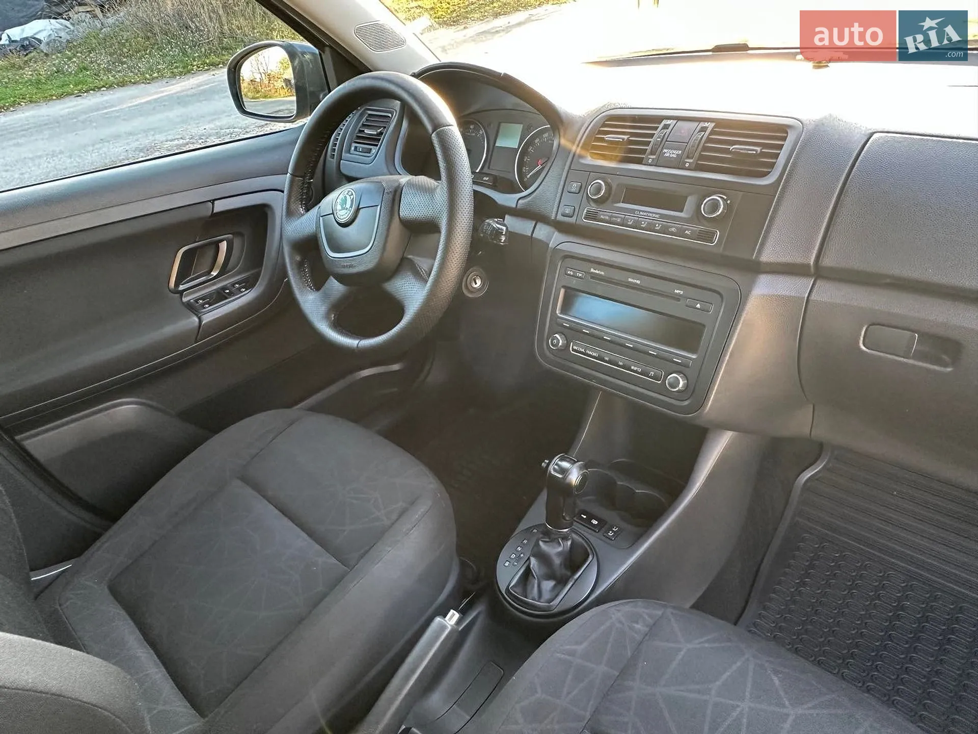 2011 Skoda Fabia - мініатюра 10
