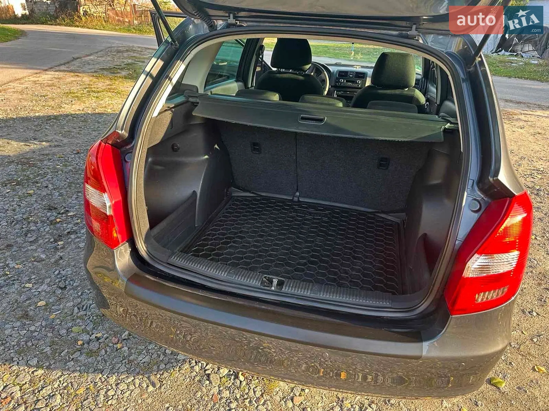2011 Skoda Fabia - мініатюра 14