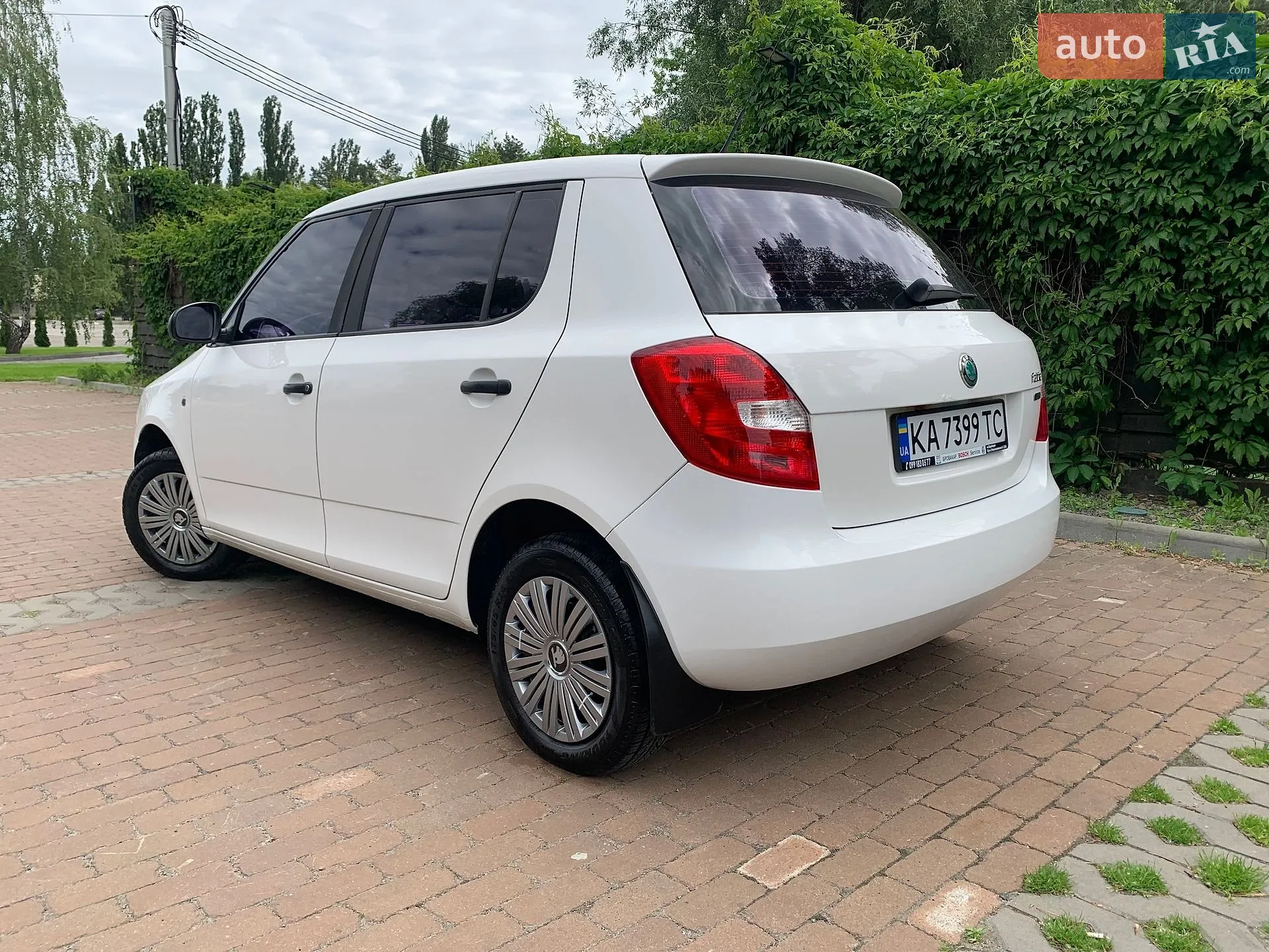 2011 Skoda Fabia - мініатюра 12