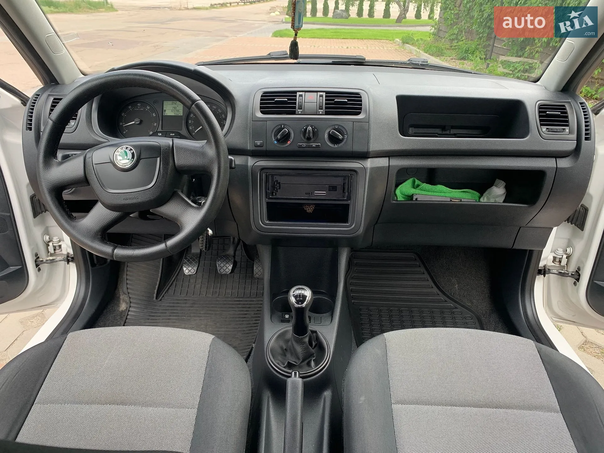 2011 Skoda Fabia - мініатюра 48