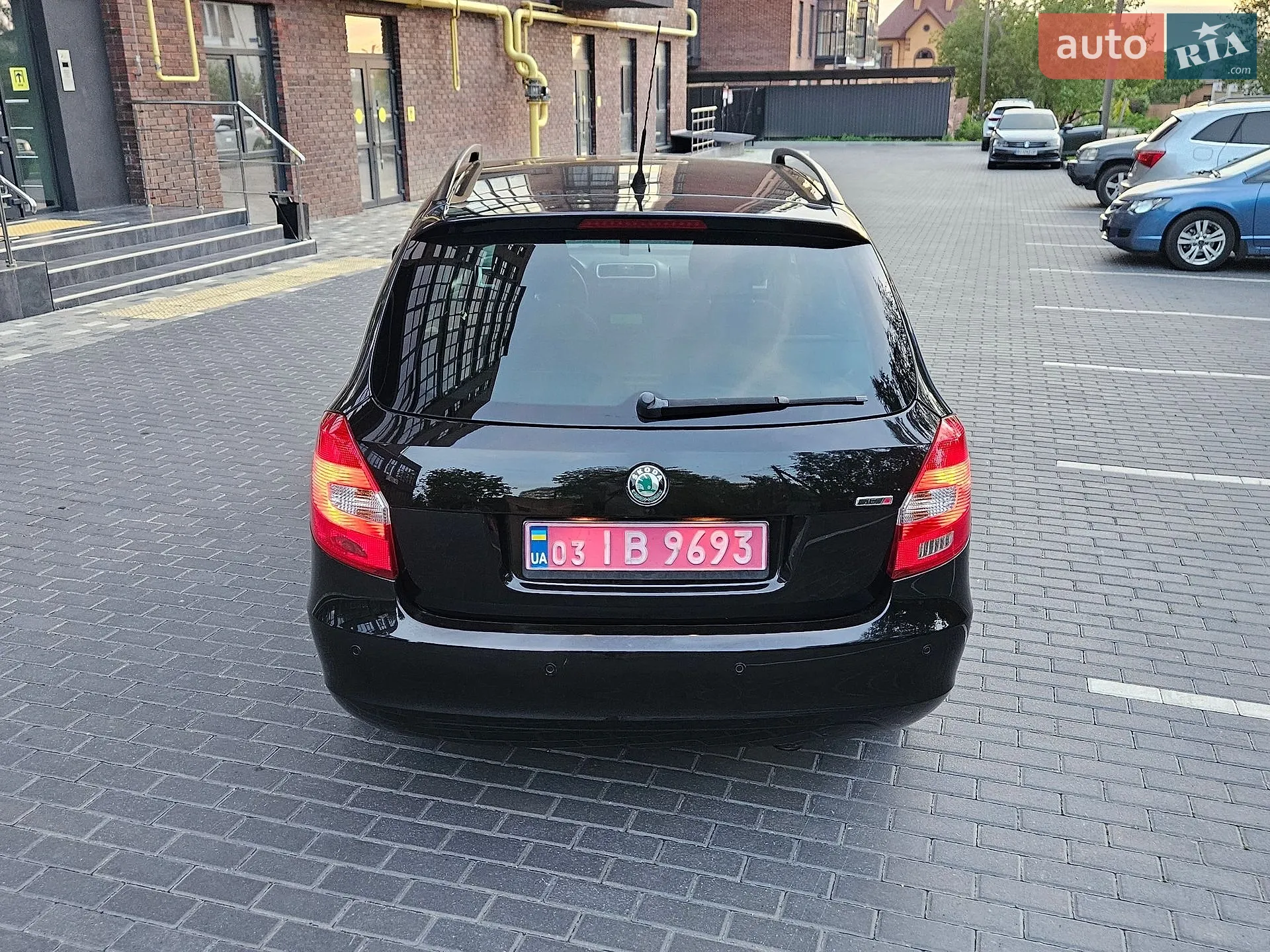2010 Skoda Fabia - мініатюра 9