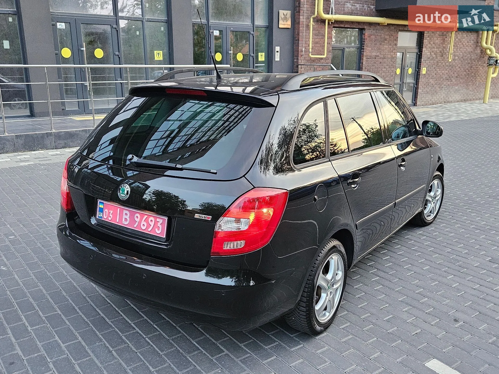 2010 Skoda Fabia - мініатюра 10