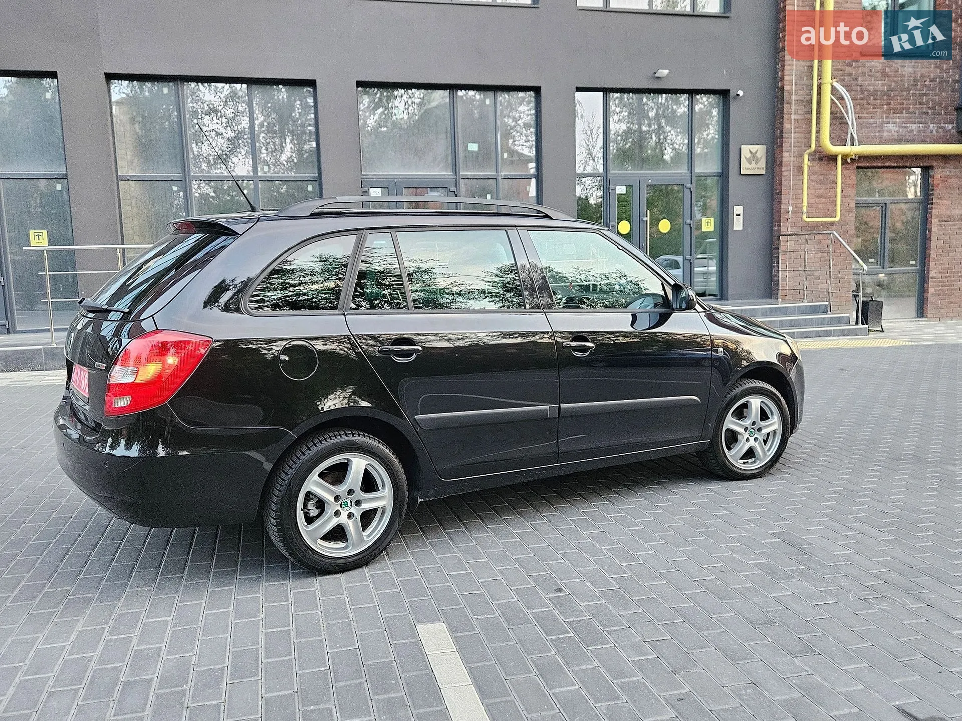 2010 Skoda Fabia - мініатюра 12