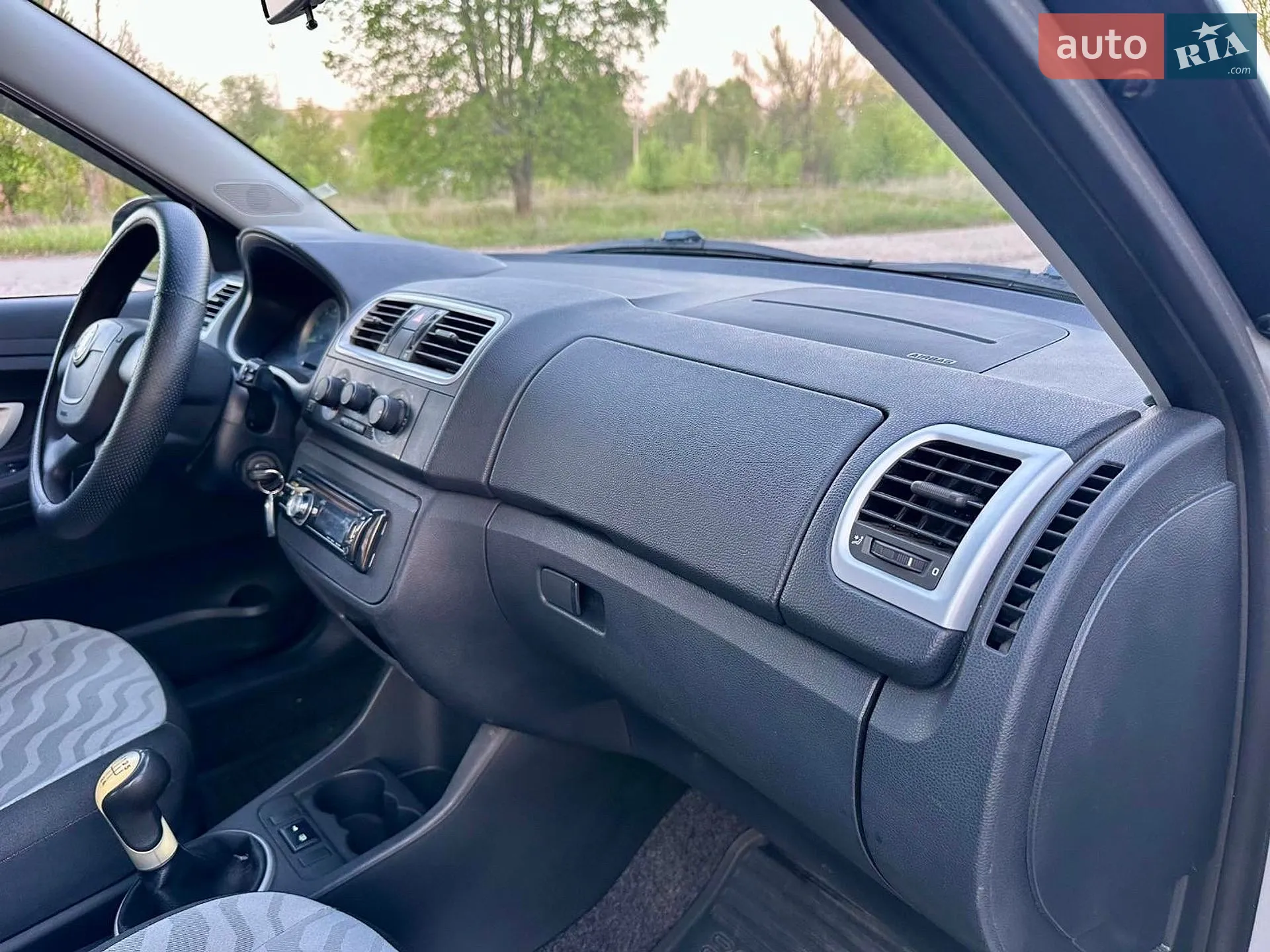 2010 Skoda Fabia - мініатюра 27