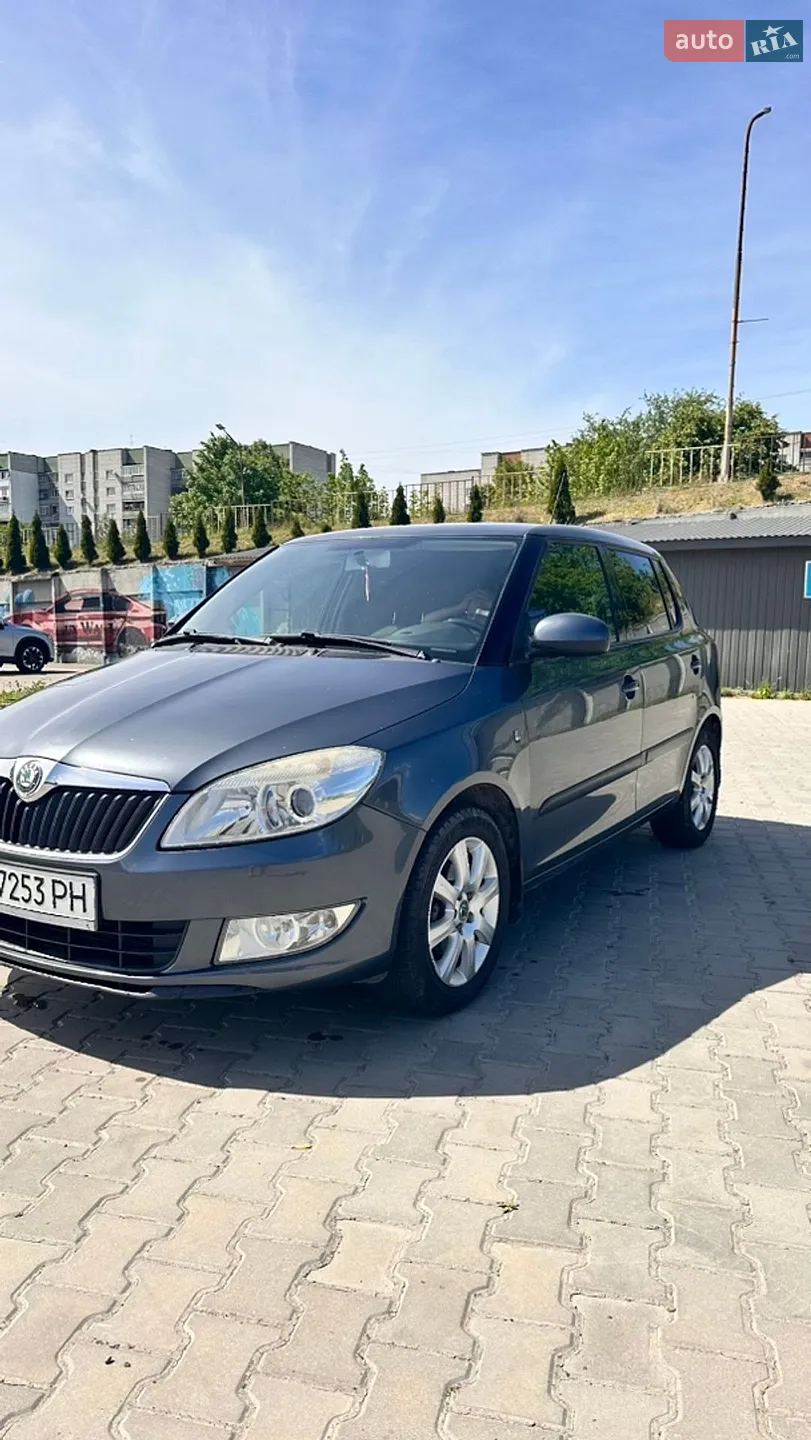 2010 Skoda Fabia - мініатюра 8
