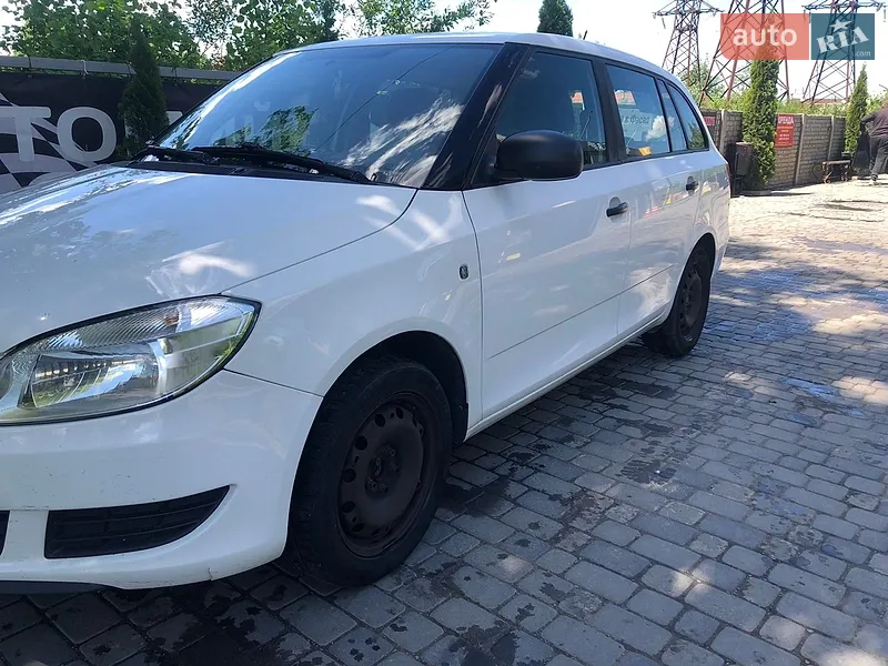 Skoda Fabia 2013 VIN TMB1SB5J3E3072585 фото оголошення 2 з 61
