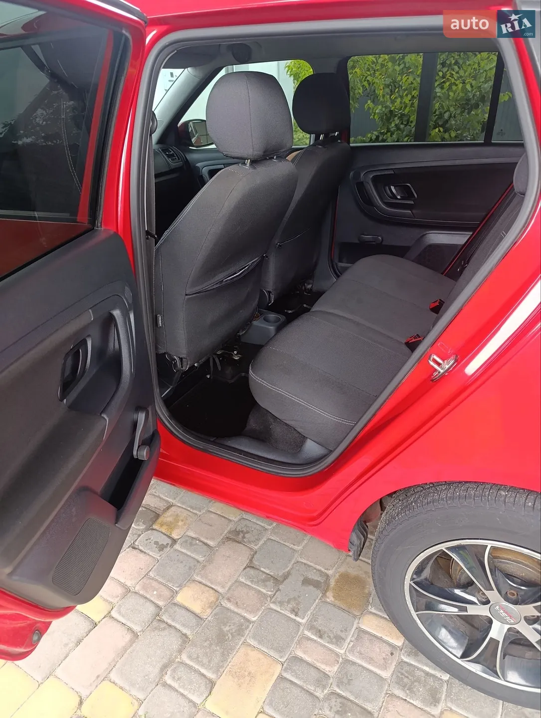 2011 Skoda Fabia - мініатюра 13