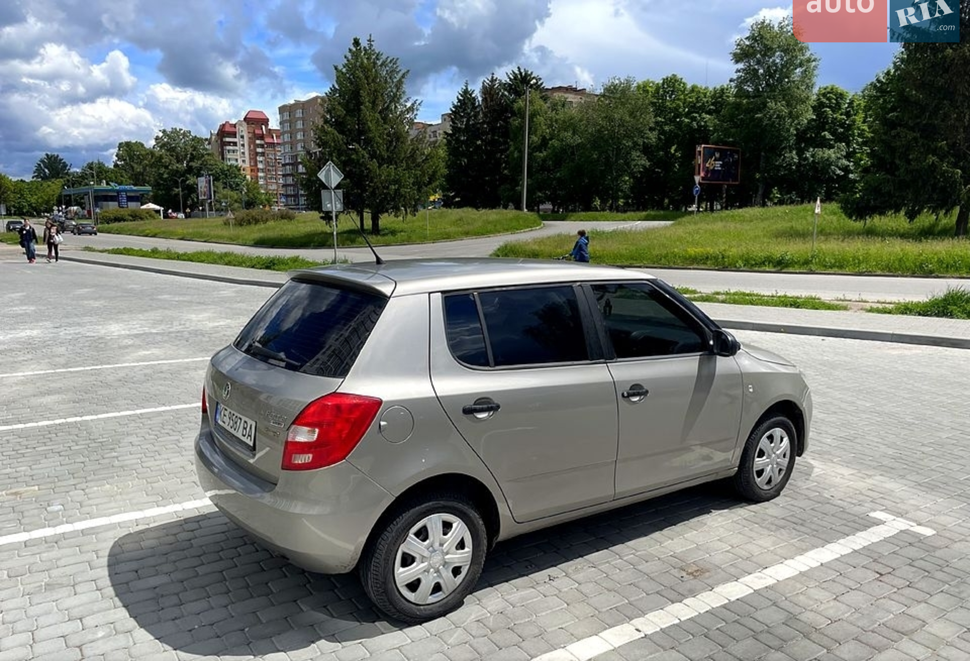 2010 Skoda Fabia - мініатюра 9