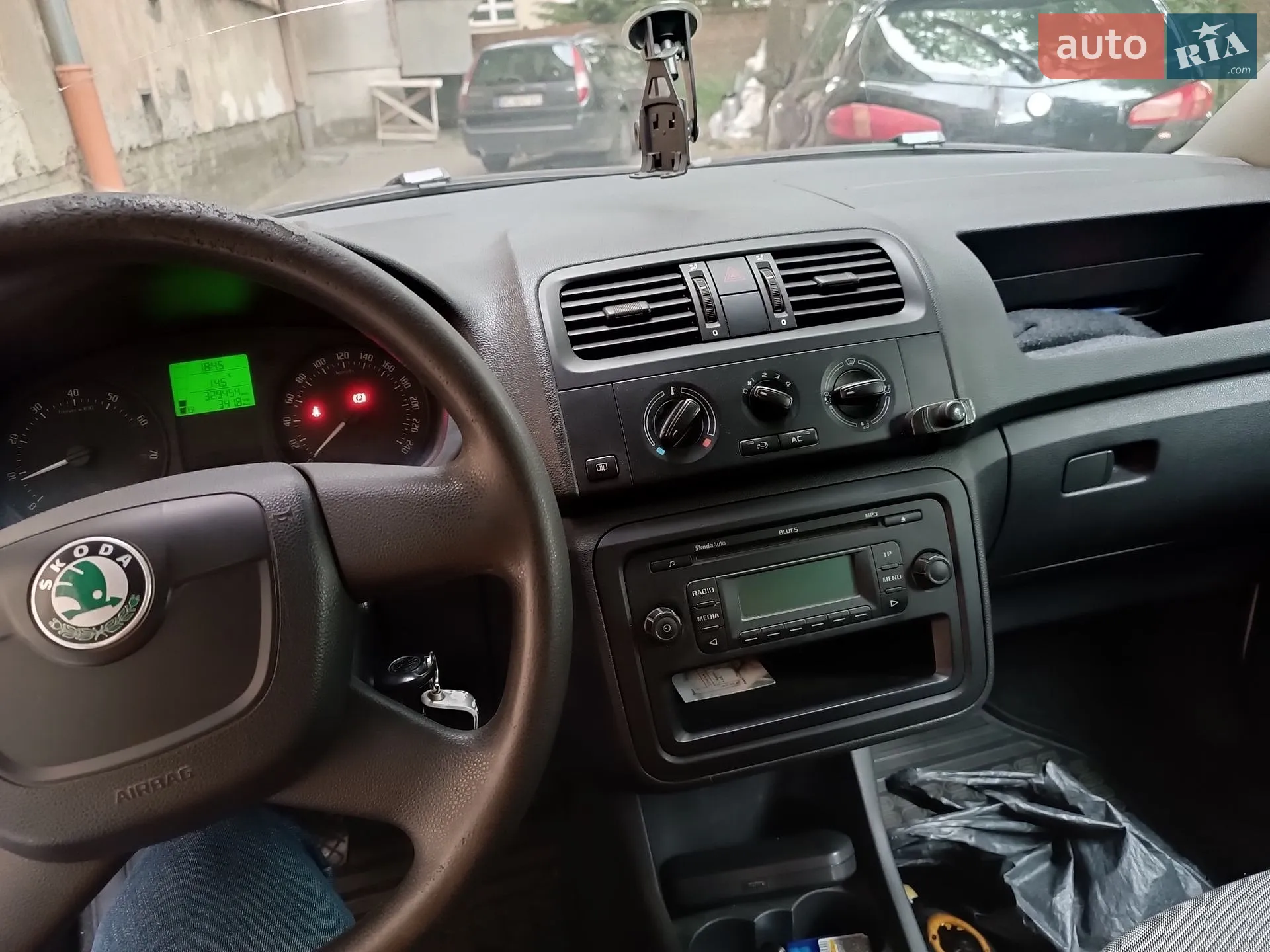 2011 Skoda Fabia - мініатюра 9