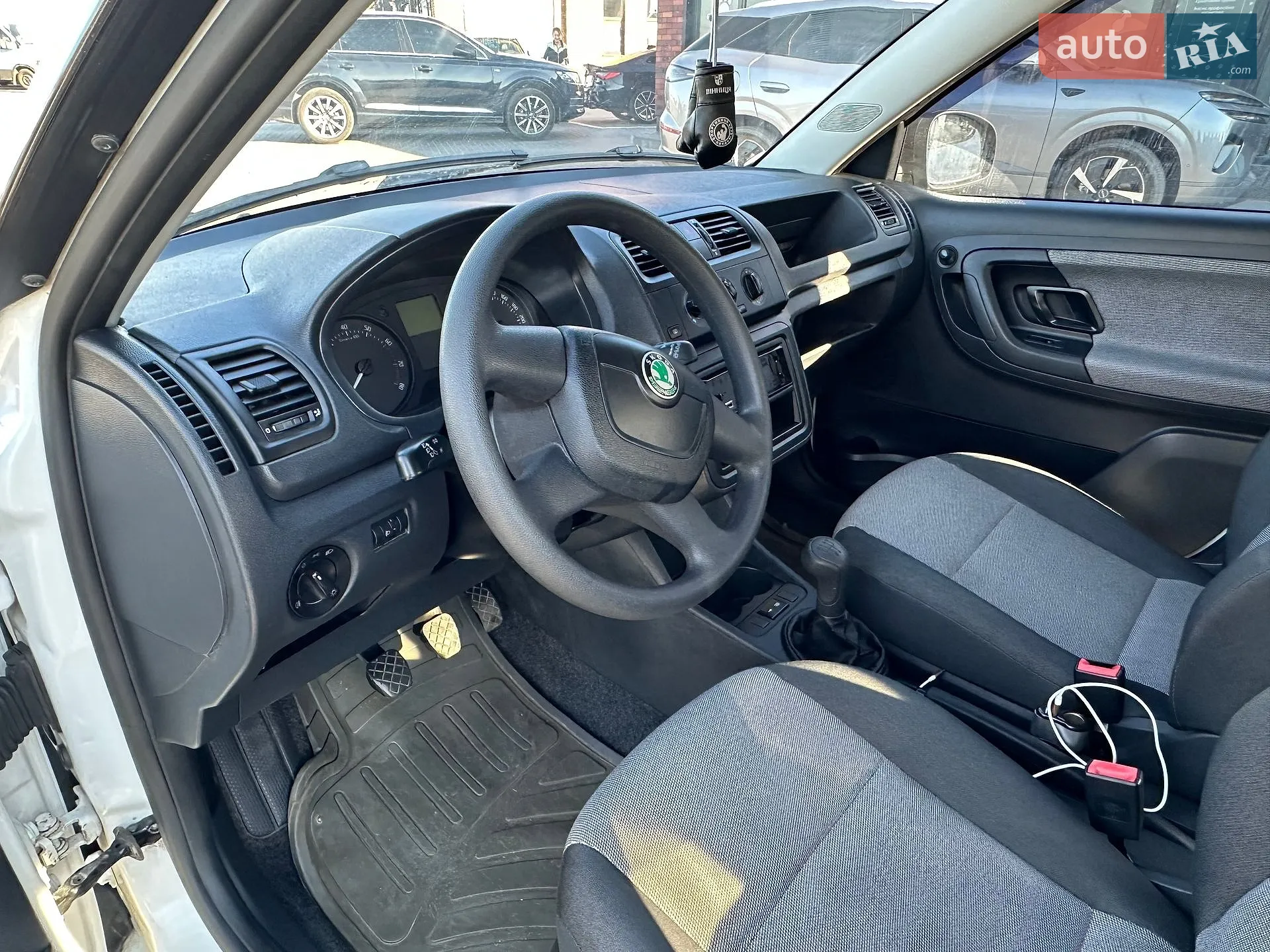 2011 Skoda Fabia - мініатюра 11