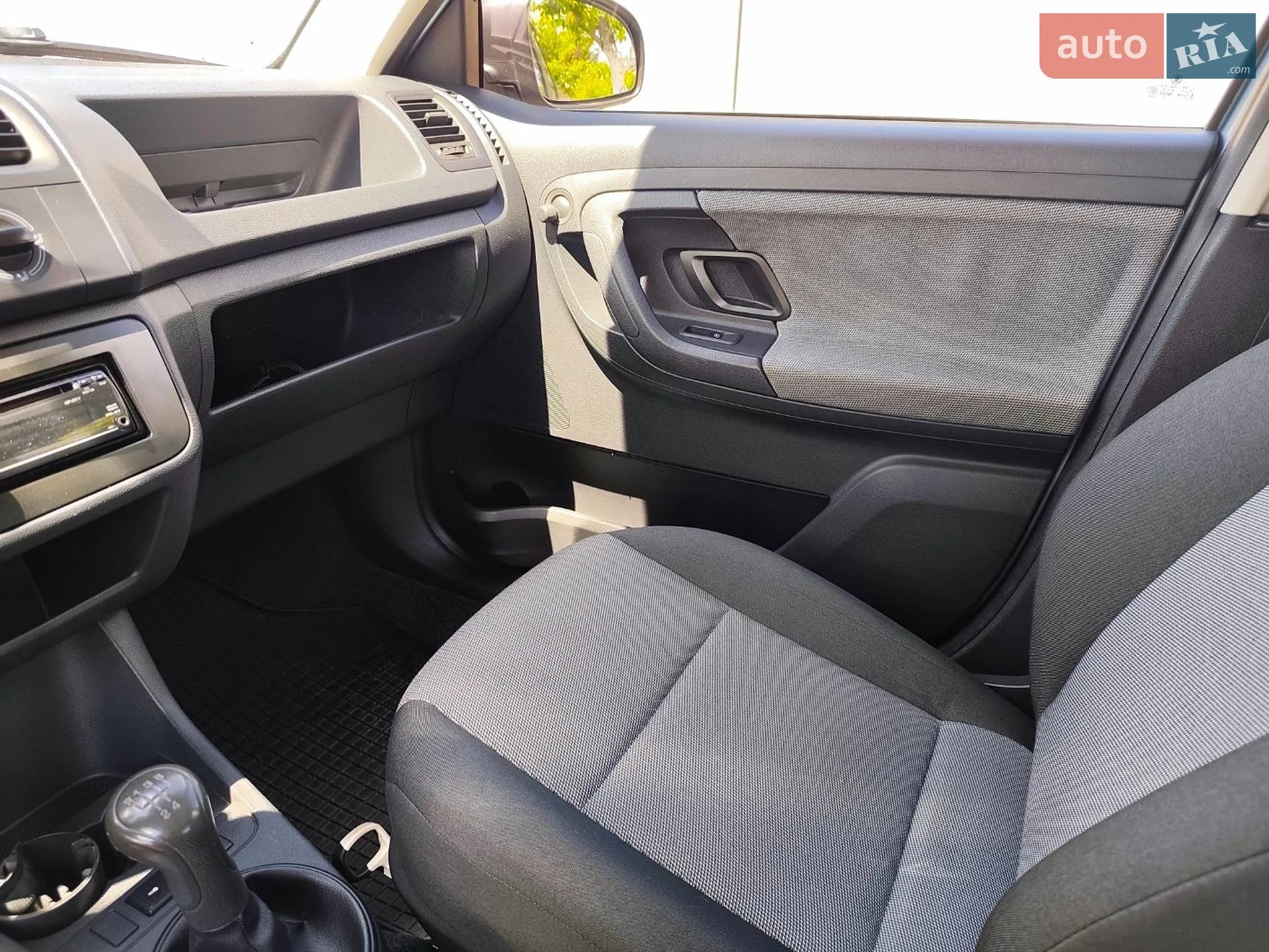 2010 Skoda Fabia - мініатюра 16