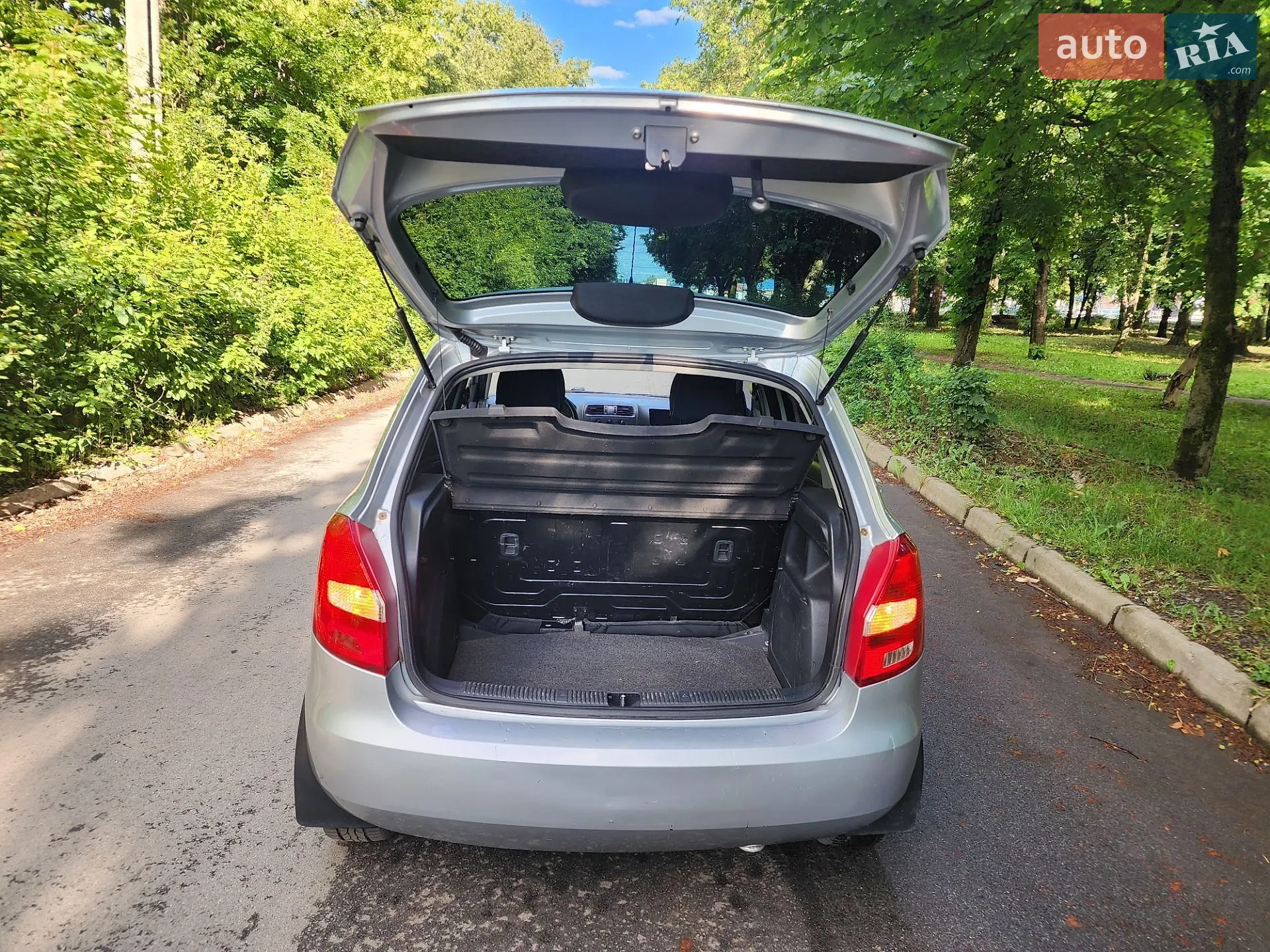 2011 Skoda Fabia - мініатюра 10