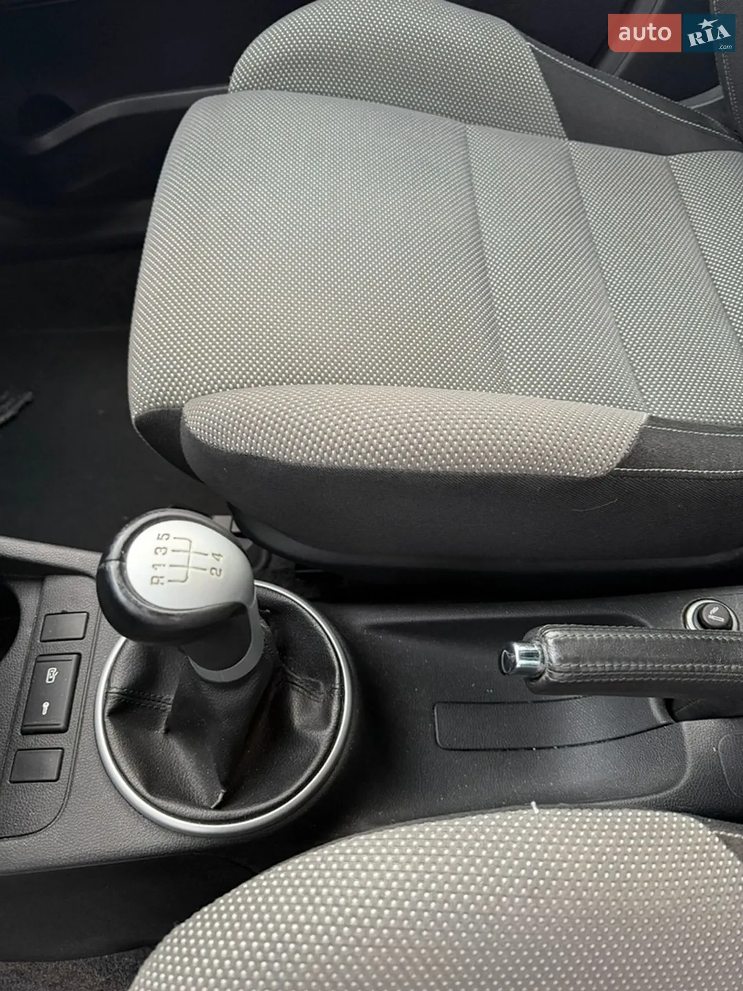 2010 Skoda Fabia - мініатюра 13