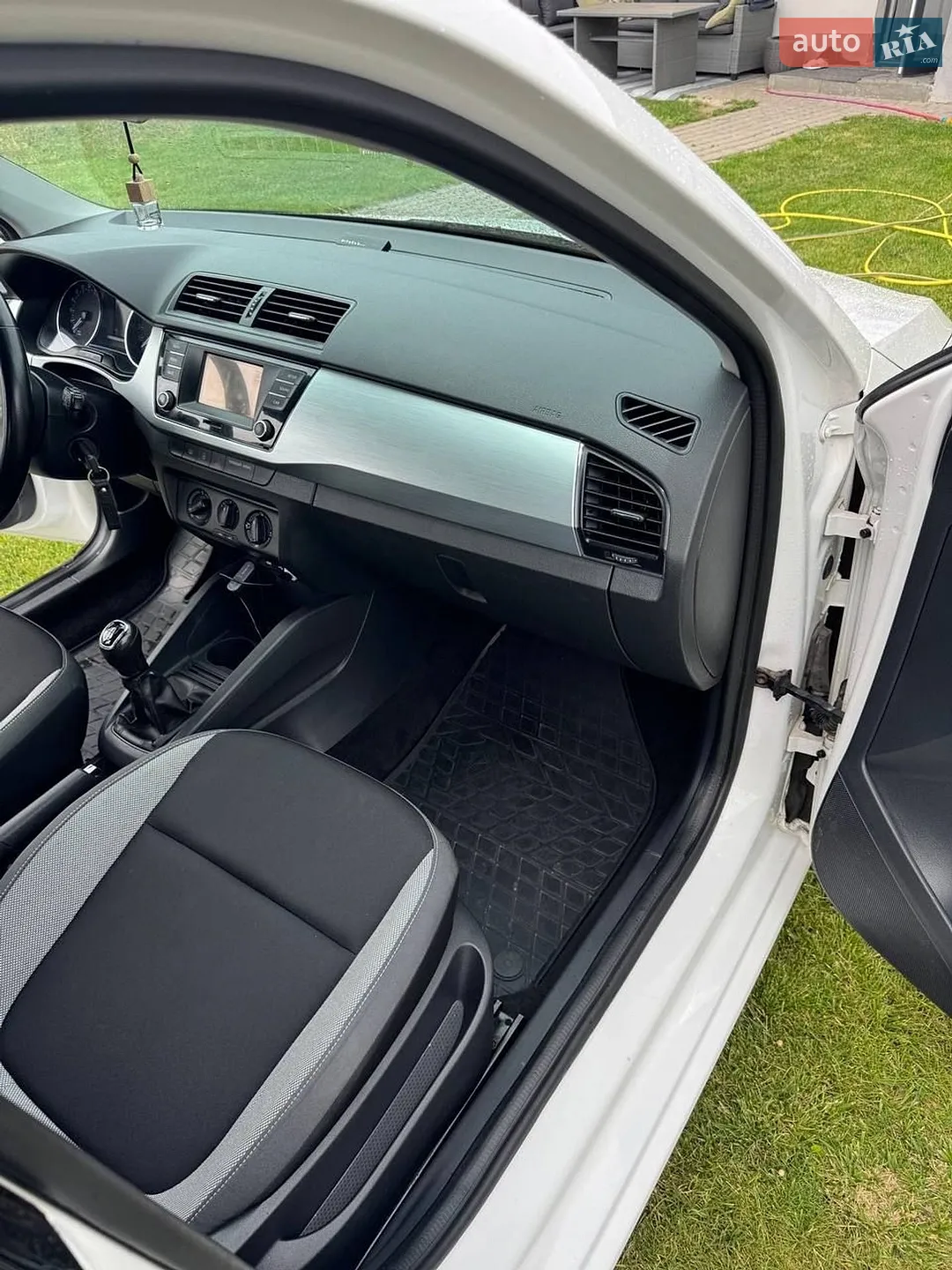 2016 Skoda Fabia - мініатюра 9