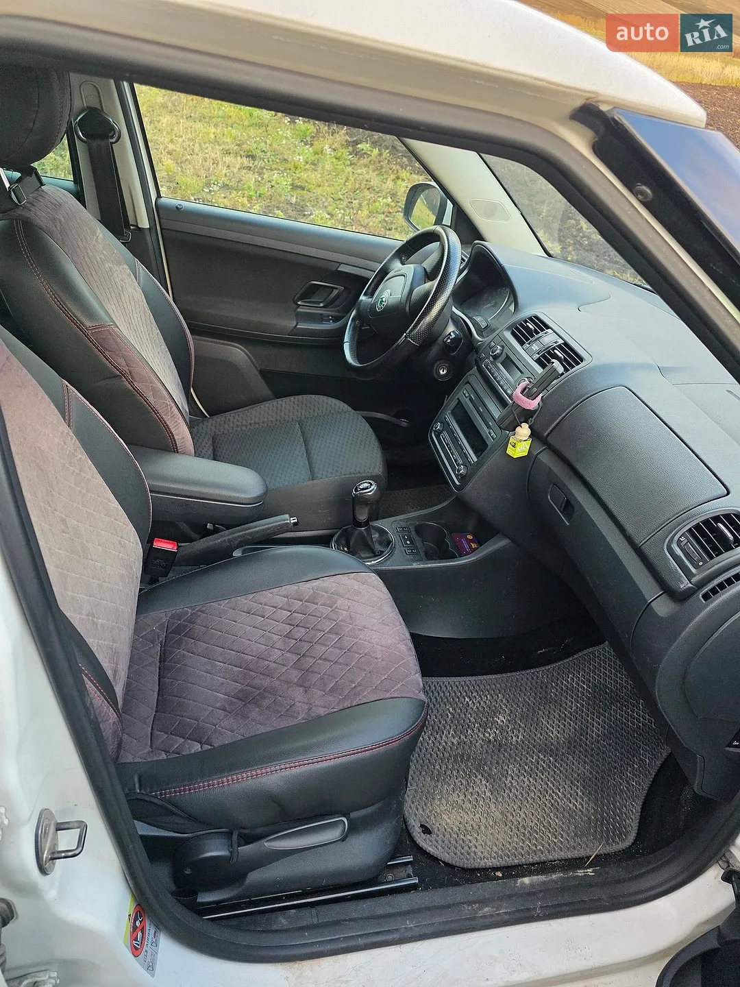 2010 Skoda Fabia - мініатюра 13