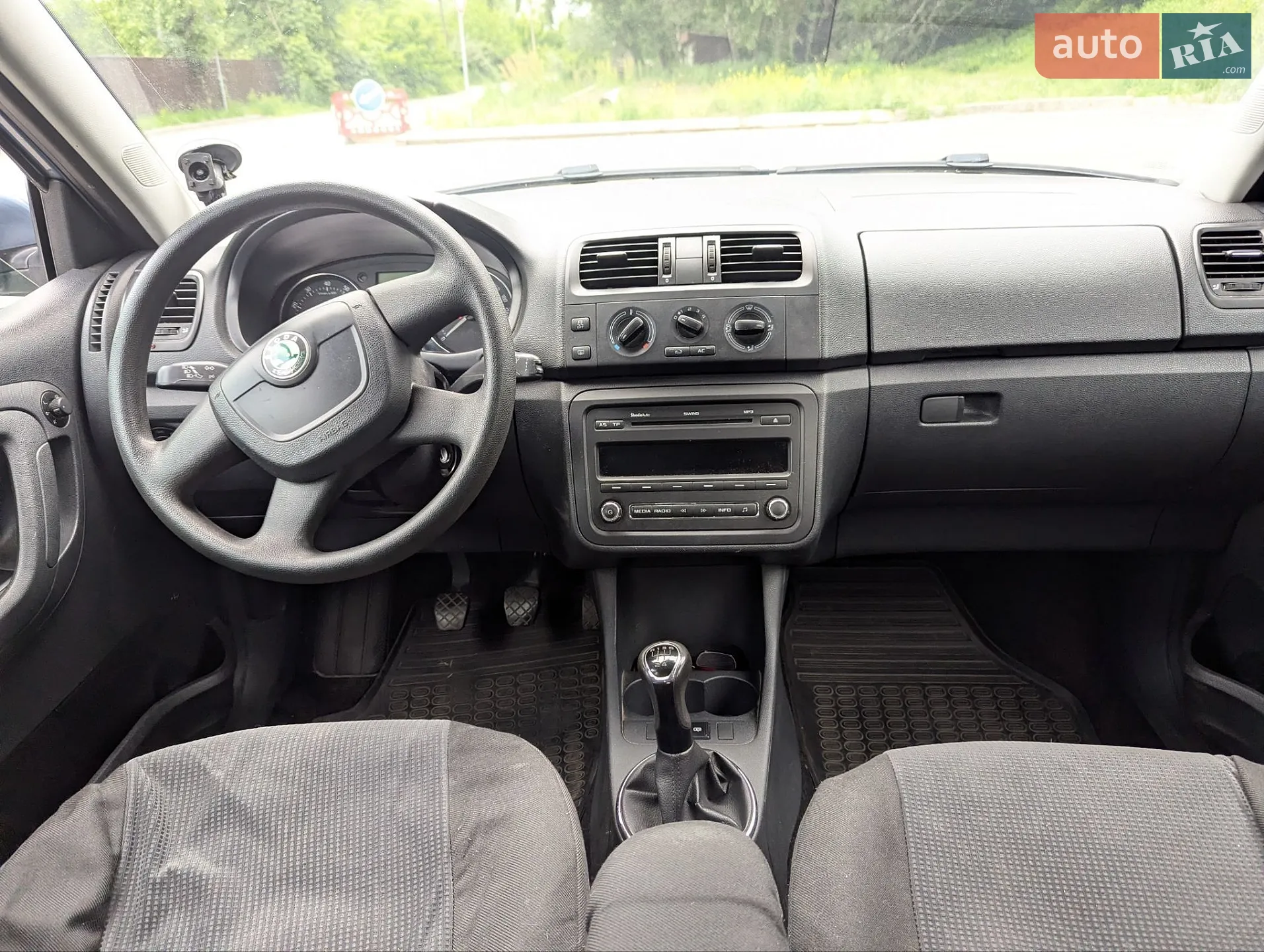 2011 Skoda Fabia - мініатюра 12