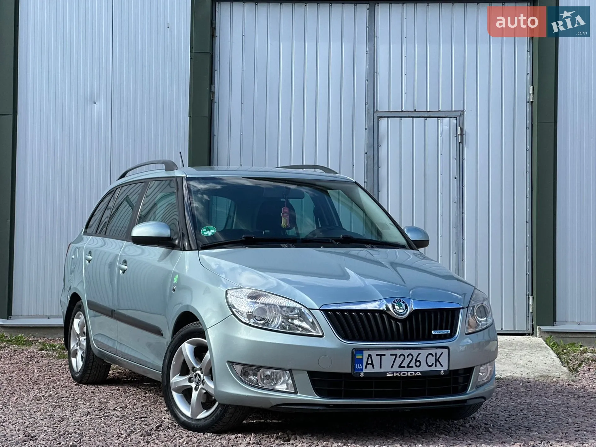 2011 Skoda Fabia - мініатюра 3